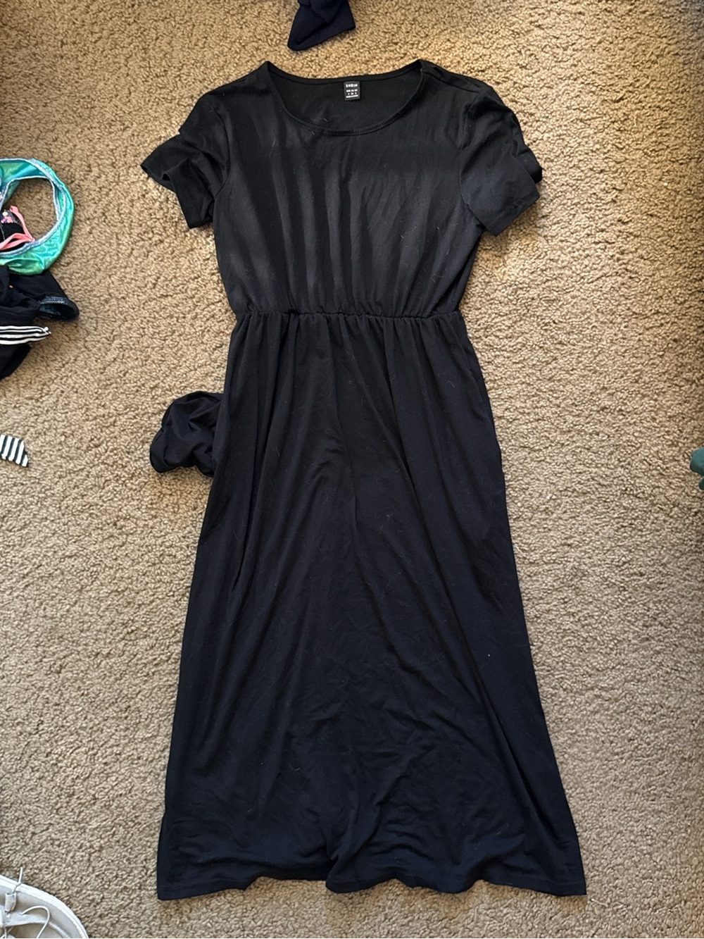 SHEIN Black Short-Sleeve Maxi Dress